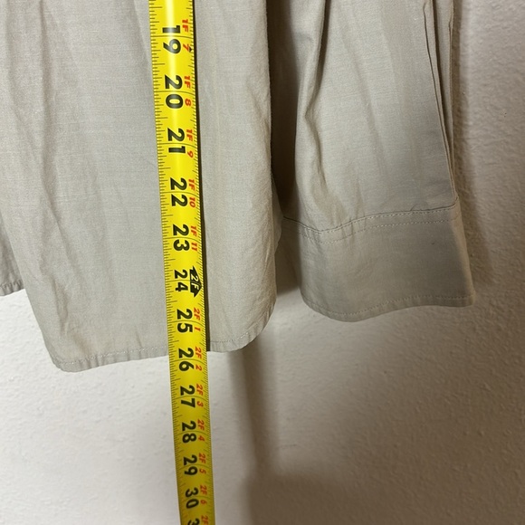 J. Crew 100% Cotton Button Down Shirt Roll Up Sleeves Beige size Medium - Picture 8 of 9